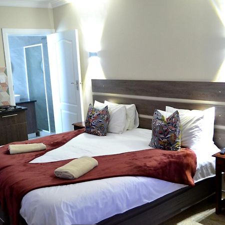 Blue Sea Guest House Източен Лондон Екстериор снимка