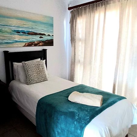 Blue Sea Guest House Източен Лондон Екстериор снимка