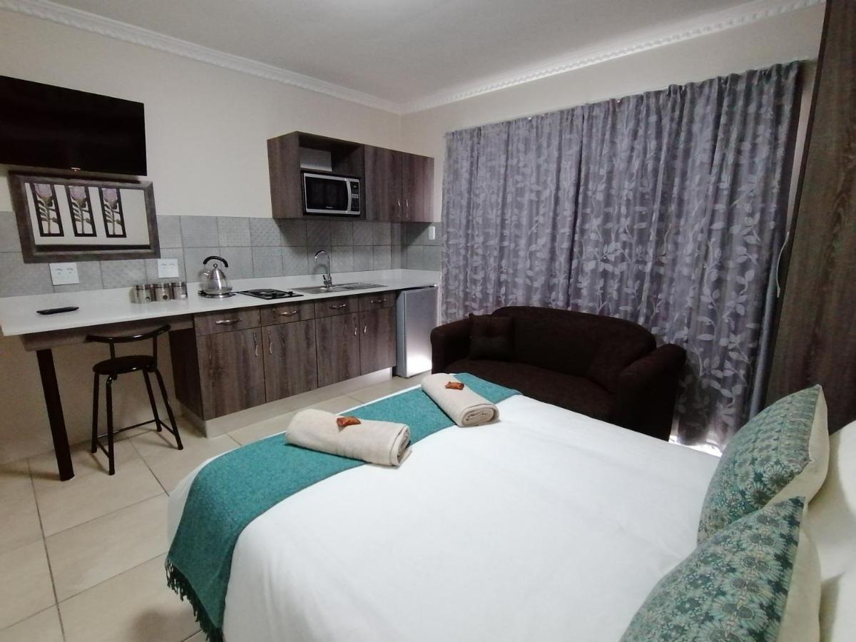 Blue Sea Guest House Източен Лондон Екстериор снимка