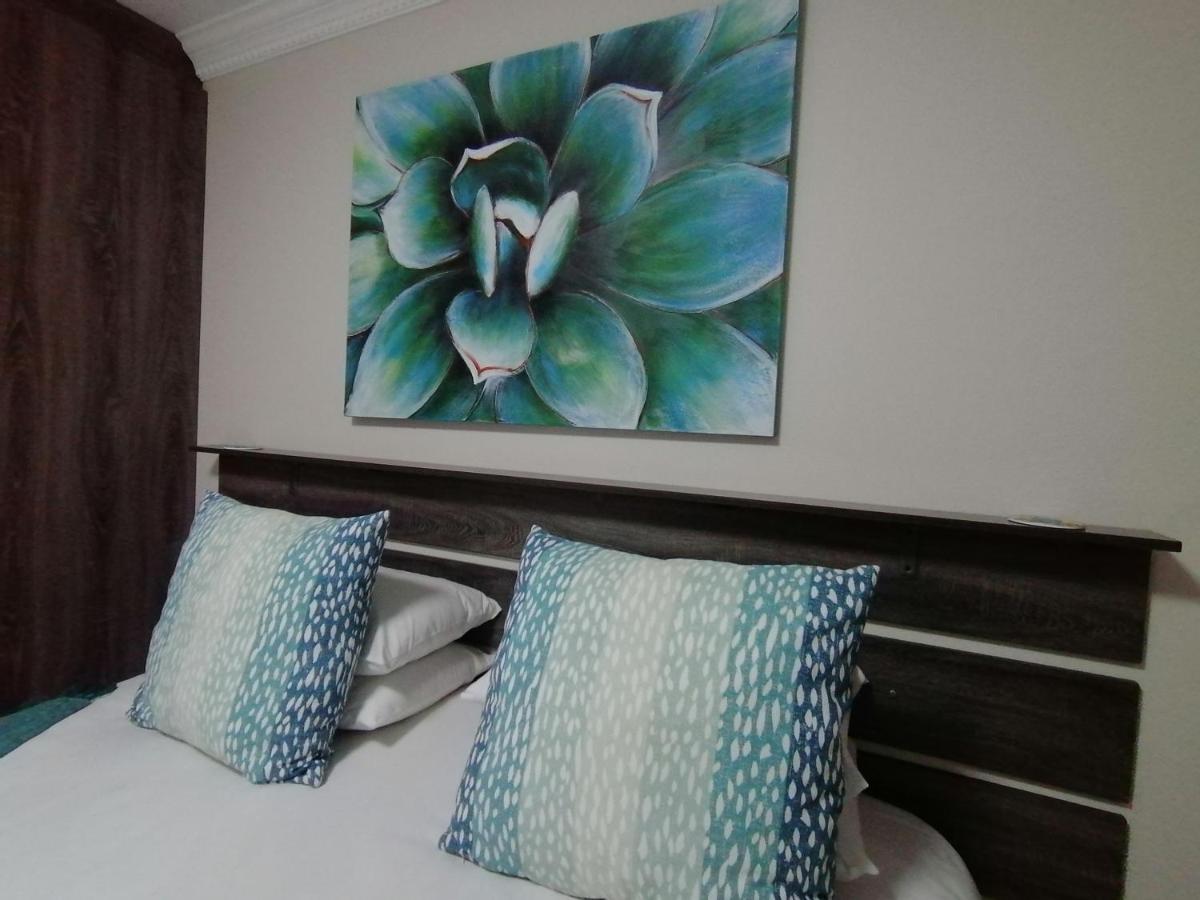 Blue Sea Guest House Източен Лондон Екстериор снимка