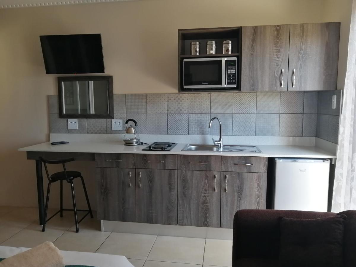Blue Sea Guest House Източен Лондон Екстериор снимка