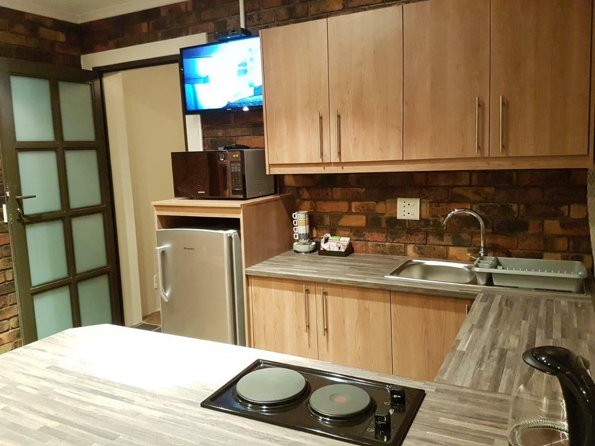 Blue Sea Guest House Източен Лондон Екстериор снимка